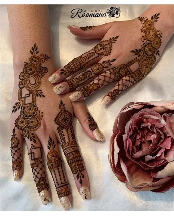 Fusion Sketch Idea On Stylish Finger Mehndi Design