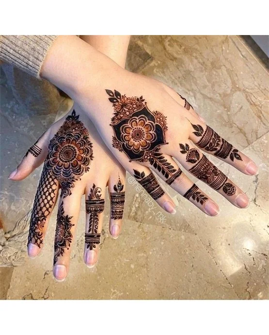 Sketch And Scallop Luxurious Stylish Finger Mehndi Design Art