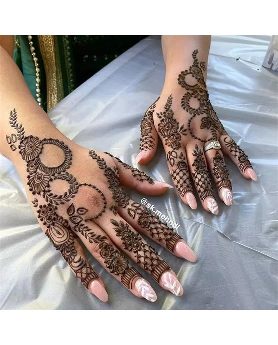 Wave Inspired Light Stylish Finger Mehndi Design