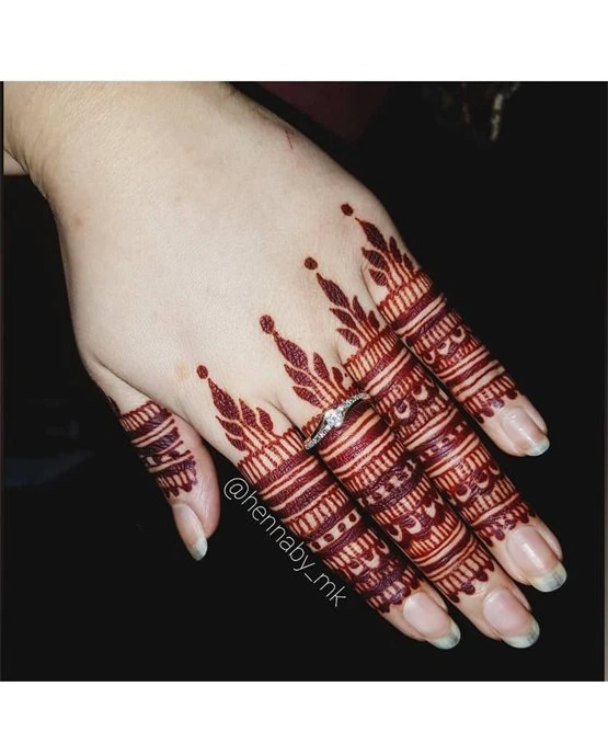 Arrow And Heart Artistic Back Finger Mehndi Design Finish Arrow And Heart Artistic Back Finger Mehndi Design Finish