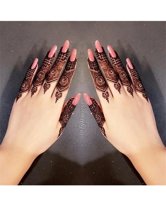 Bloom Inspired Chic Back Finger Mehndi Design Bloom Inspired Chic Back Finger Mehndi Design