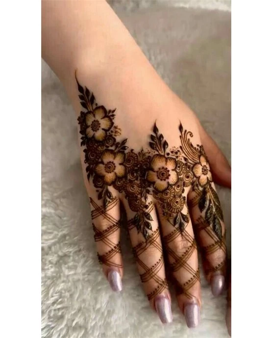 Stunning Overlay Touch Blending Into Back Finger Mehndi Design Stunning Overlay Touch Blending Into Back Finger Mehndi Design