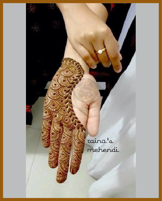 Flowery chain aesthetic front hand mehndi design Flowery chain aesthetic front hand mehndi design