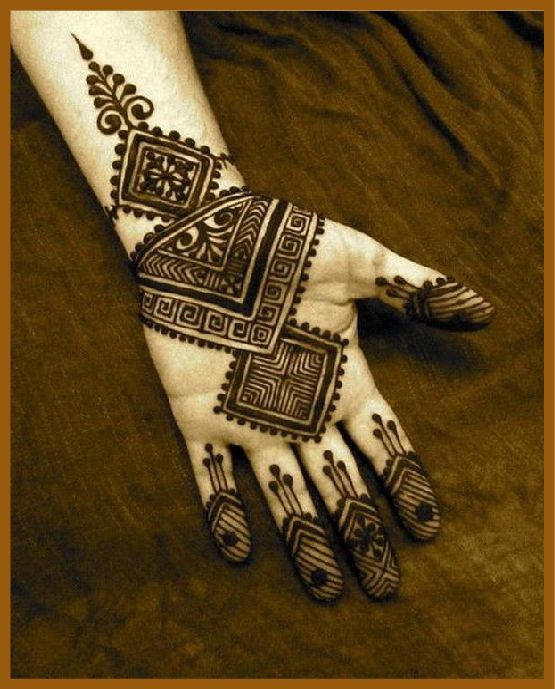 Soft geometry in aesthetic front hand mehndi design Soft geometry in aesthetic front hand mehndi design