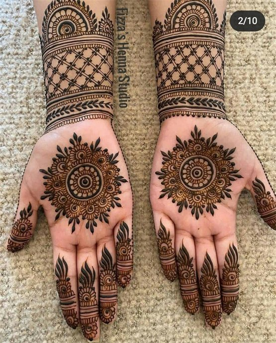 Drape Inspired Subtle Front Hand Mehndi Design Drape Inspired Subtle Front Hand Mehndi Design