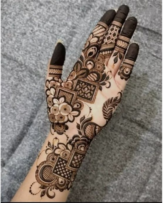 Sketch And Scallop Luxurious Front Hand Mehndi Design Art Sketch And Scallop Luxurious Front Hand Mehndi Design Art