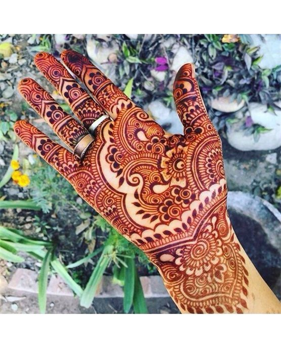 Vibrant Spread Using Overlay Front Hand Mehndi Design Vibrant Spread Using Overlay Front Hand Mehndi Design