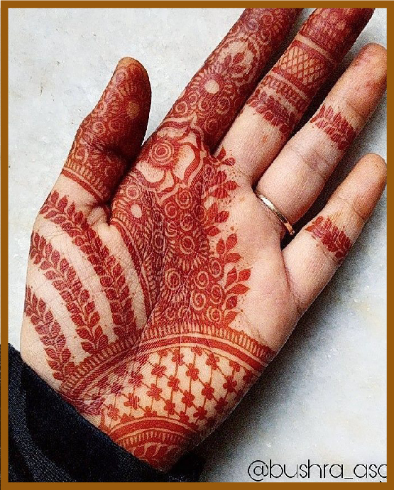 Artful arc in minimal front hand mehndi design Artful arc in minimal front hand mehndi design