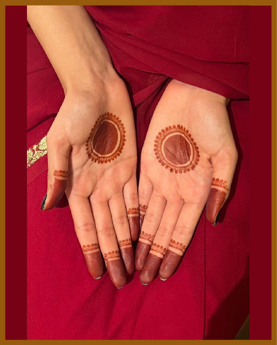 Minimal front hand mehndi design with simple mandala Minimal front hand mehndi design with simple mandala