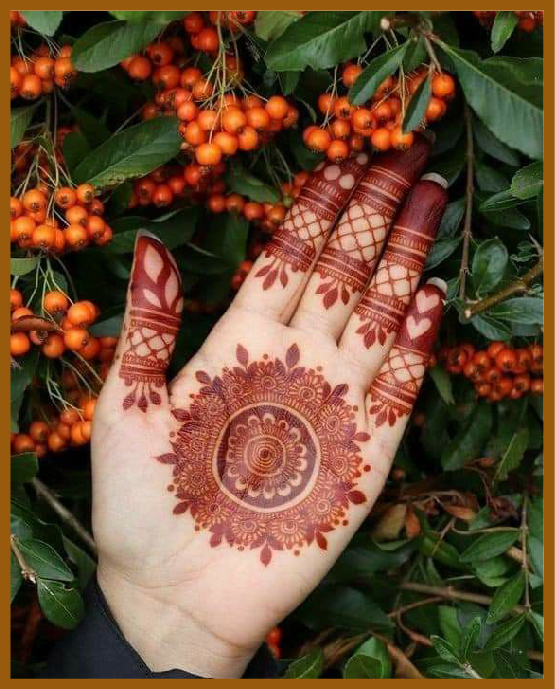 Mandala dot fusion in modern front hand mehndi design Mandala dot fusion in modern front hand mehndi design
