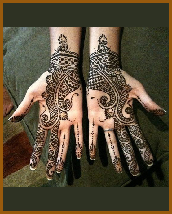 Side stripe bracelet in modern front hand mehndi design Side stripe bracelet in modern front hand mehndi design