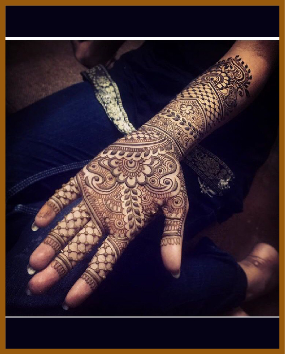 Twin line wraps in modern front hand mehndi design Twin line wraps in modern front hand mehndi design