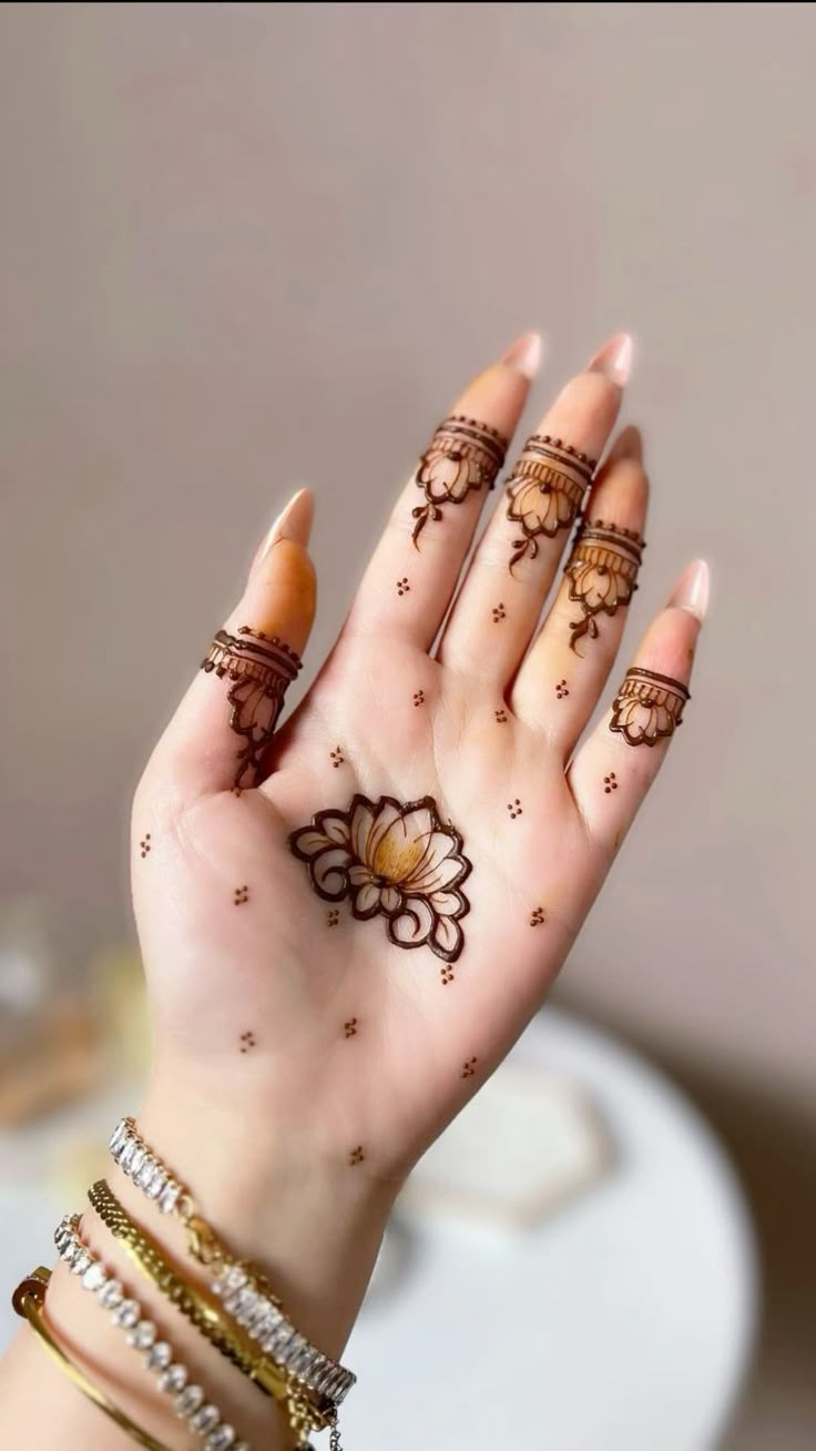New front hand mehndi design 39 New front hand mehndi design 39