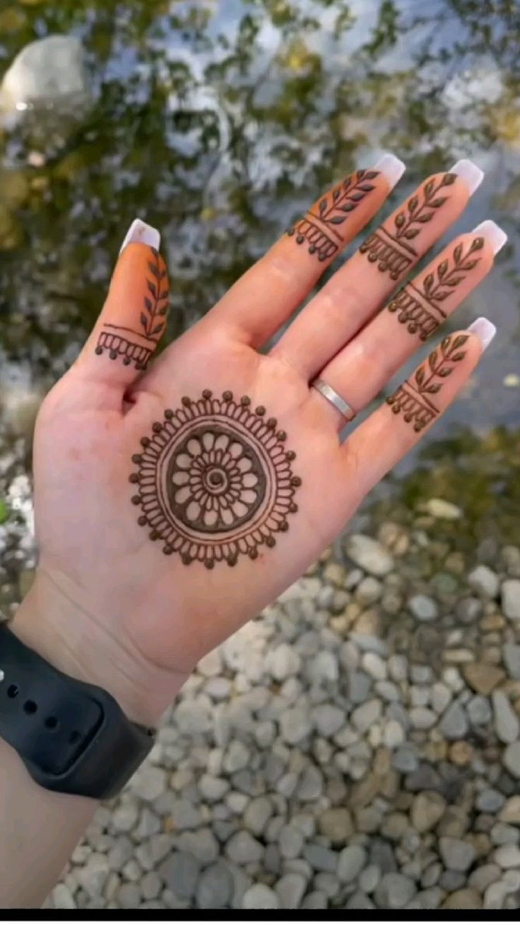 New front hand mehndi design 43 New front hand mehndi design 43