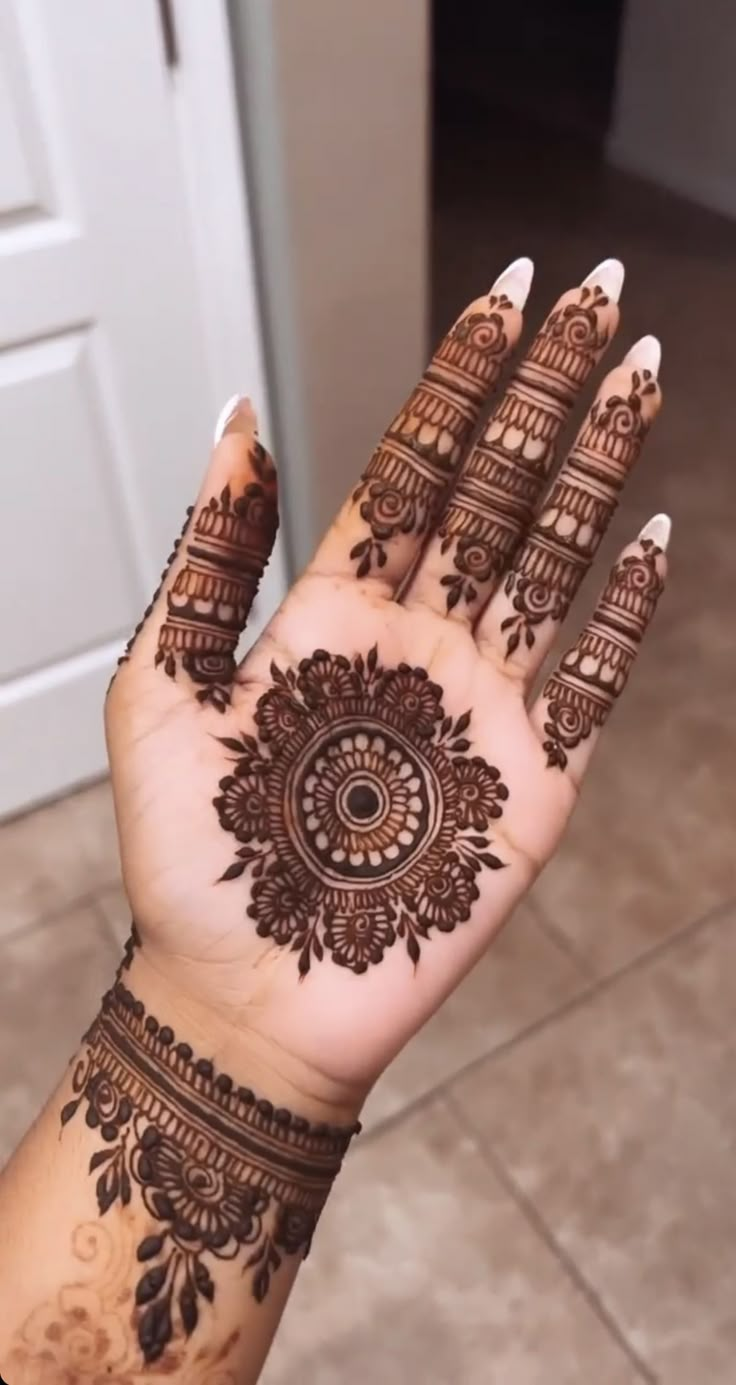 New front hand mehndi design 45 New front hand mehndi design 45