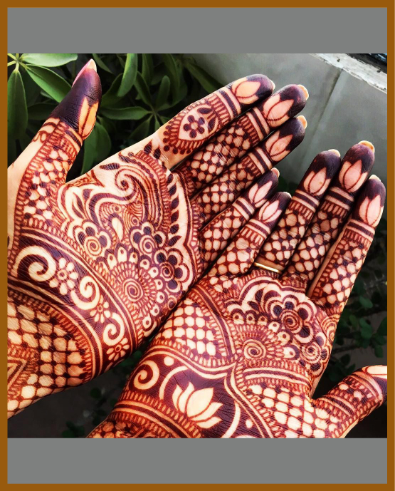 Patterned petals wrapped in stylish front hand mehndi design Patterned petals wrapped in stylish front hand mehndi design