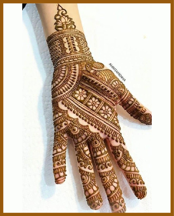 Stylish front hand mehndi design with artistic finger chains Stylish front hand mehndi design with artistic finger chains