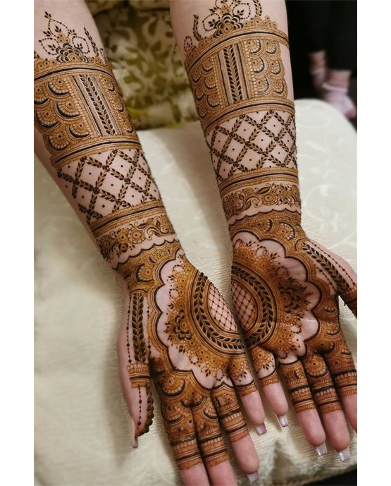 Festive Bracelet With Rose Featuring Front Full Hand Mehndi Design Festive Bracelet With Rose Featuring Front Full Hand Mehndi Design