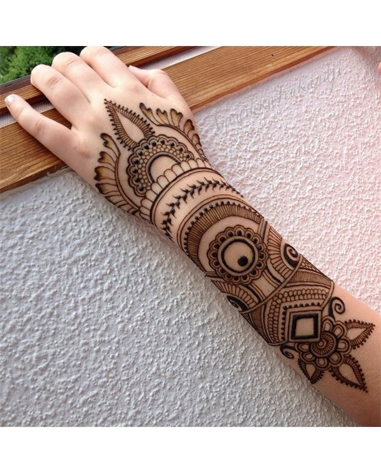 Traditional Fill And Dome Along Simple Full Hand Mehndi Design Traditional Fill And Dome Along Simple Full Hand Mehndi Design