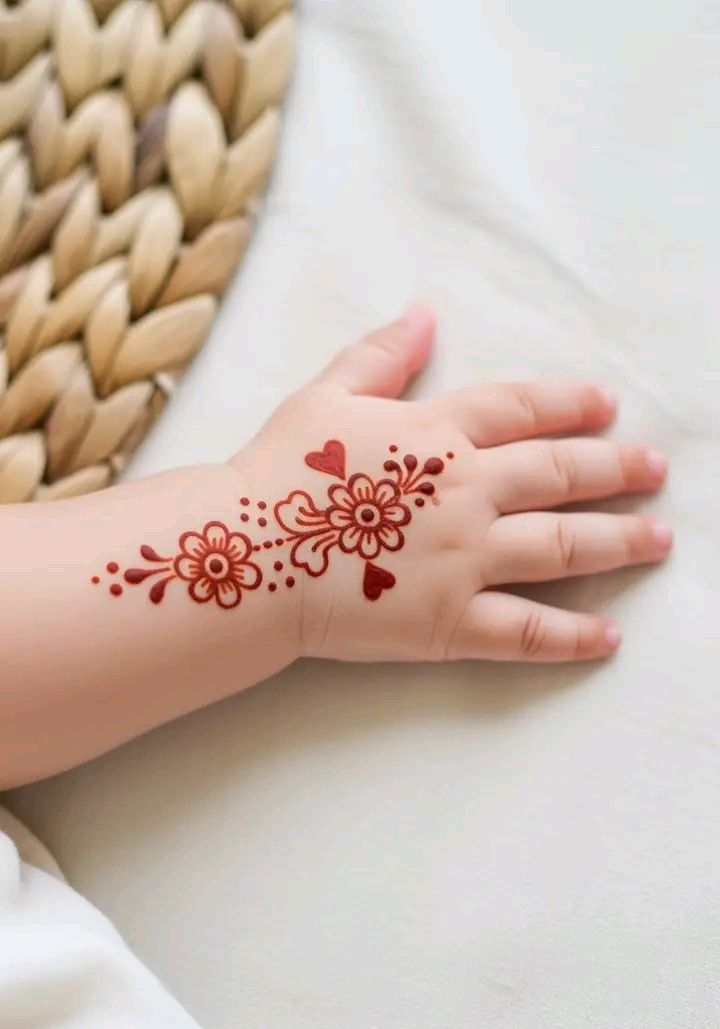 Kids cute mehndi design 1 Kids cute mehndi design 1