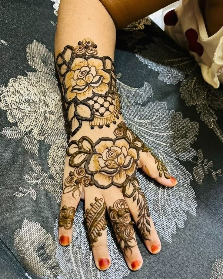 Kids cute mehndi design 14 Kids cute mehndi design 14