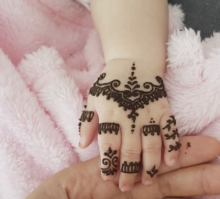 Kids cute mehndi design 16 Kids cute mehndi design 16