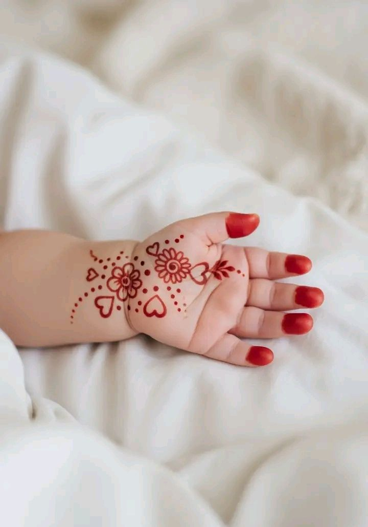 Kids cute mehndi design 2 Kids cute mehndi design 2