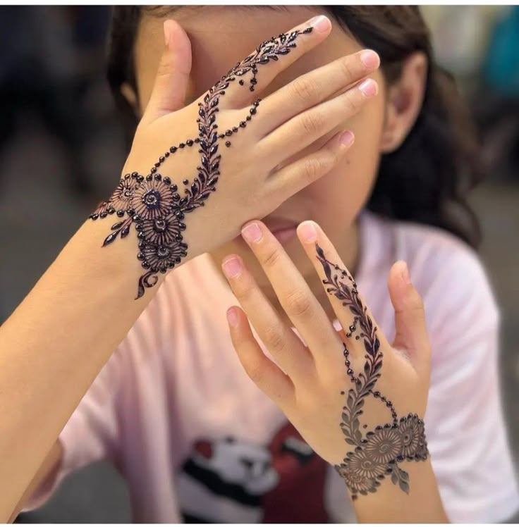 Kids cute mehndi design 27 Kids cute mehndi design 27