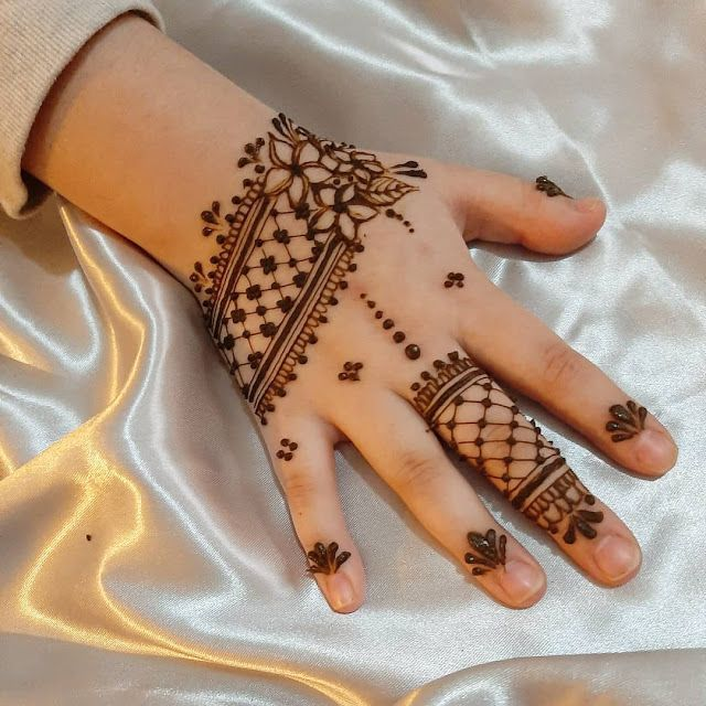 Kids cute mehndi design 34 Kids cute mehndi design 34