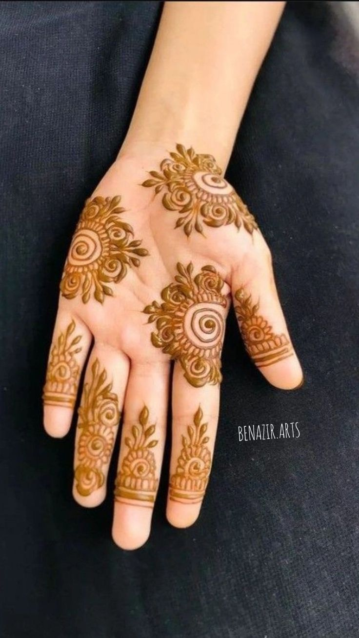 Kids cute mehndi design 38 Kids cute mehndi design 38