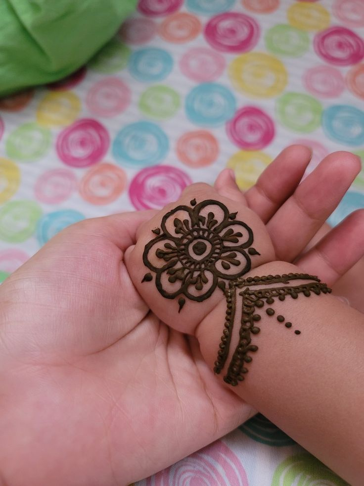 Kids cute mehndi design 39 Kids cute mehndi design 39
