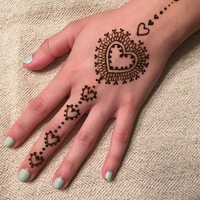 Kids cute mehndi design 42 Kids cute mehndi design 42