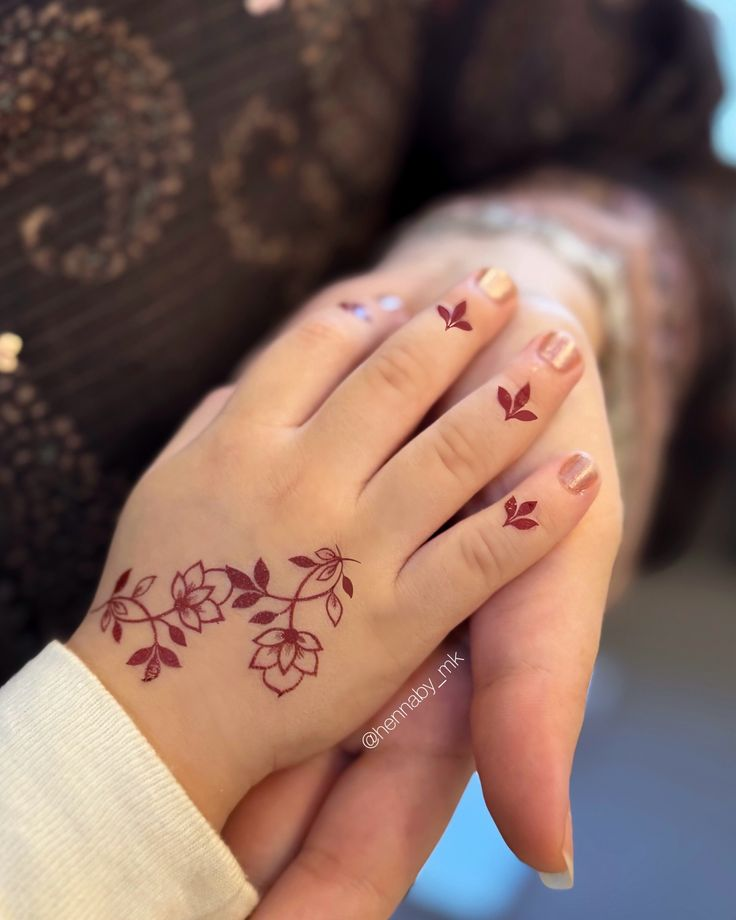 Kids cute mehndi design 49 Kids cute mehndi design 49