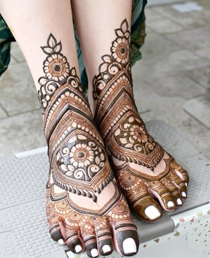 Leg mehndi design 6 Leg mehndi design 6
